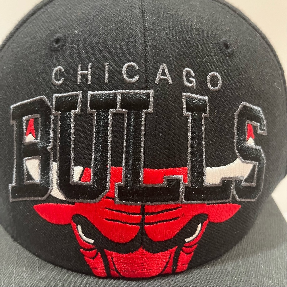 Chicago Bulls ‘47 Brand Snapback Hat Black‎ Red Grey NBA Adjustable Cap NWOT - Picture 2 of 11